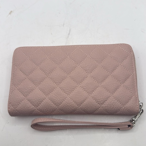 Steve Madden Pink Quilted Clutch Wristlet Wallet ID Card Holder - Picture 2 of 13